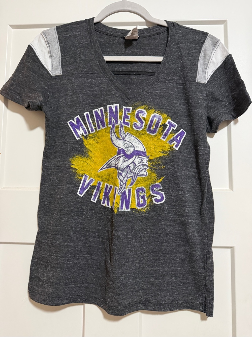 Minnesota Vikings Charcoal Graphic Tee - Purple & Gold